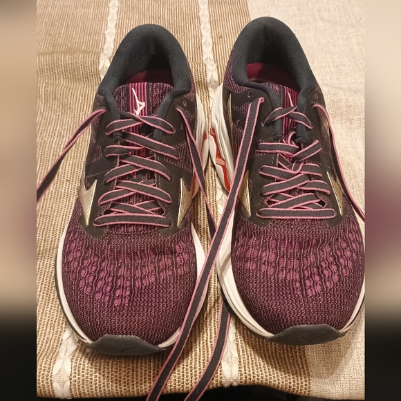 Mizuno Shoes - Mizuno Wave Inspire 17